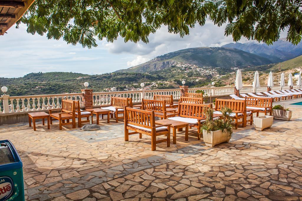Apart-Hotel Llazari Химар Екстериор снимка