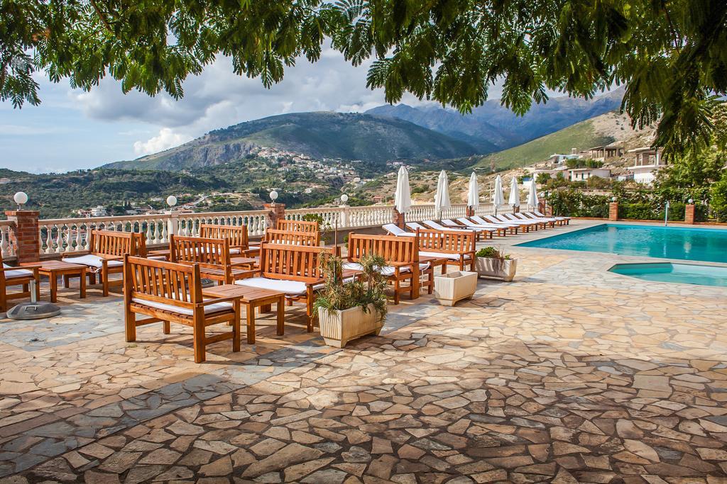 Apart-Hotel Llazari Химар Екстериор снимка