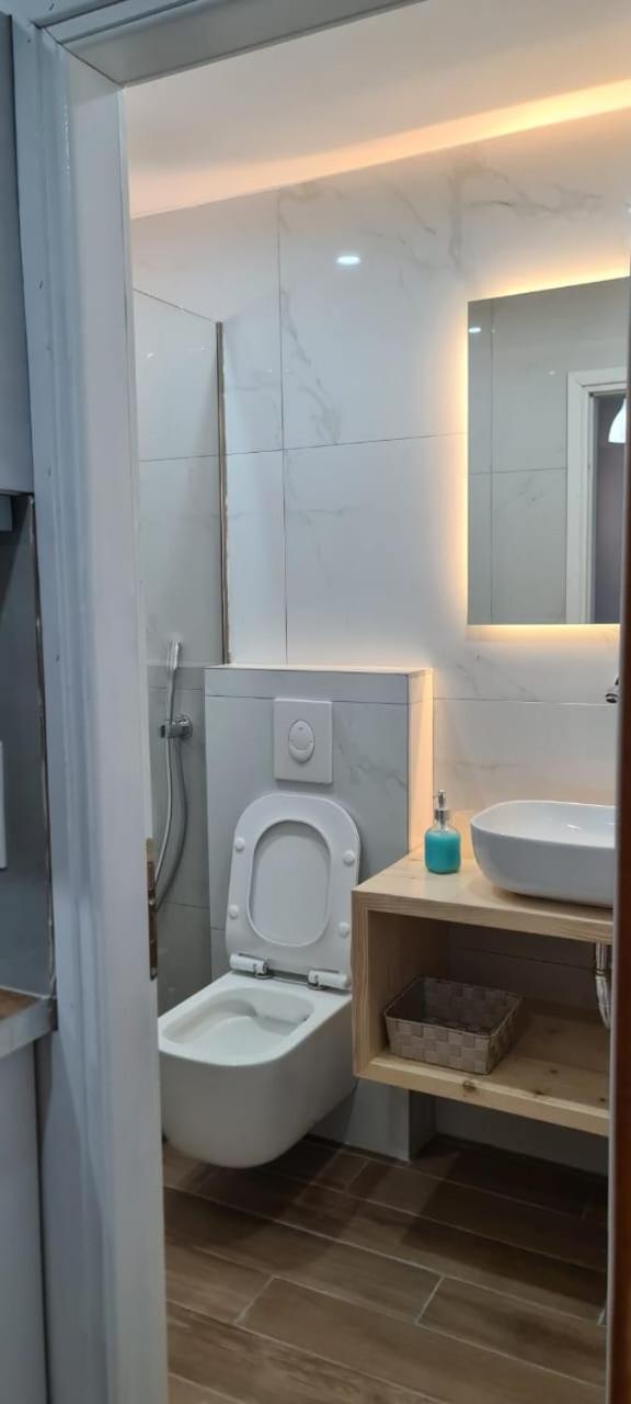 Apart-Hotel Llazari Химар Стая снимка