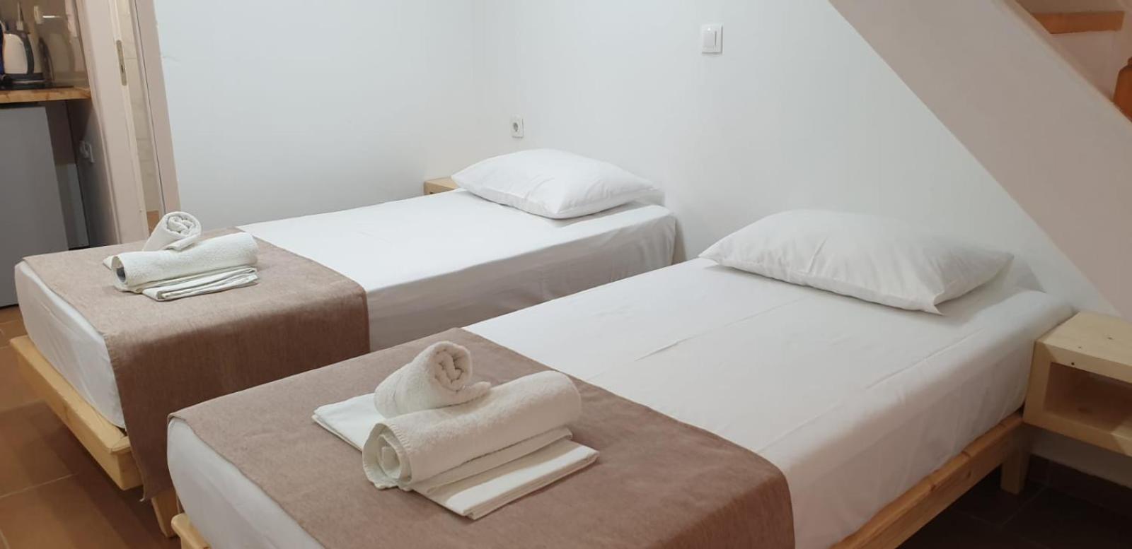 Apart-Hotel Llazari Химар Стая снимка