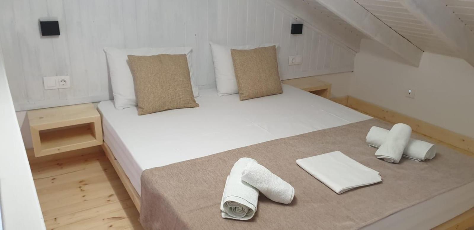 Apart-Hotel Llazari Химар Екстериор снимка