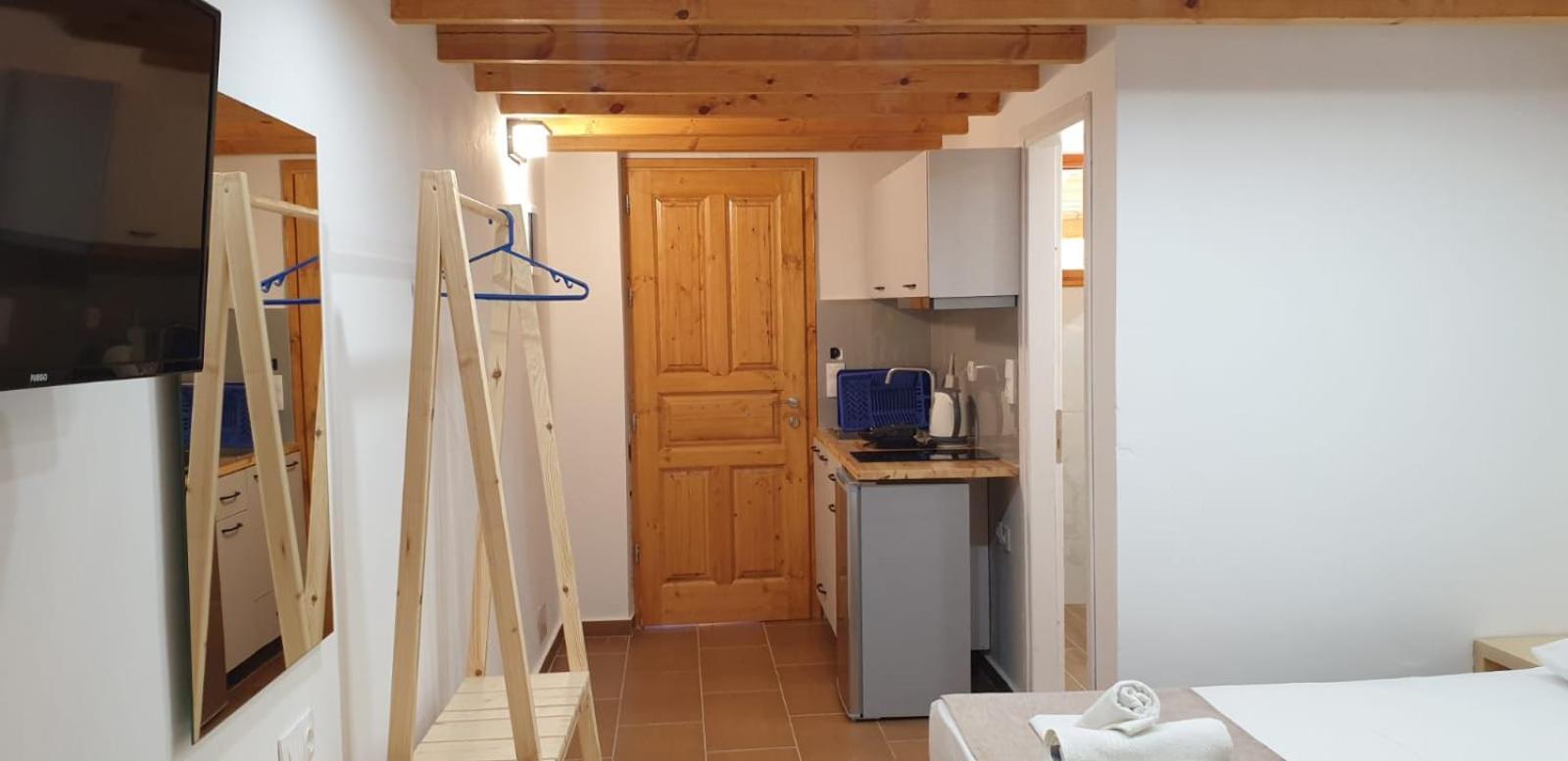Apart-Hotel Llazari Химар Екстериор снимка
