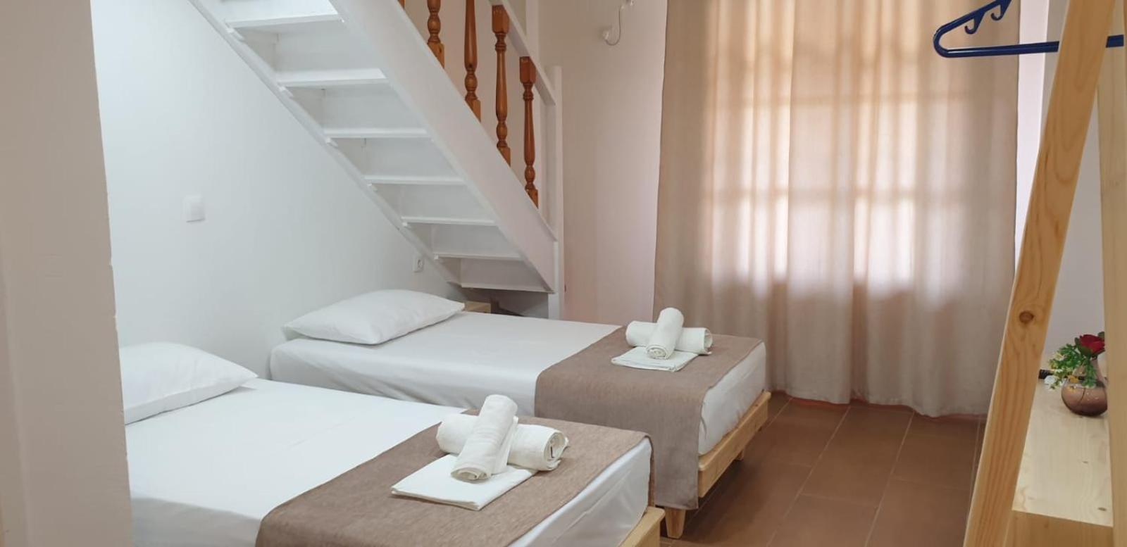 Apart-Hotel Llazari Химар Екстериор снимка