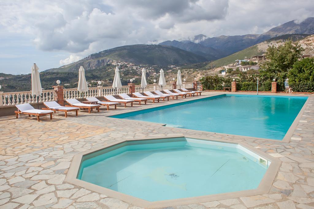 Apart-Hotel Llazari Химар Екстериор снимка