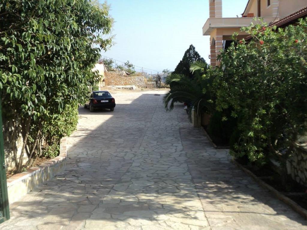Apart-Hotel Llazari Химар Екстериор снимка